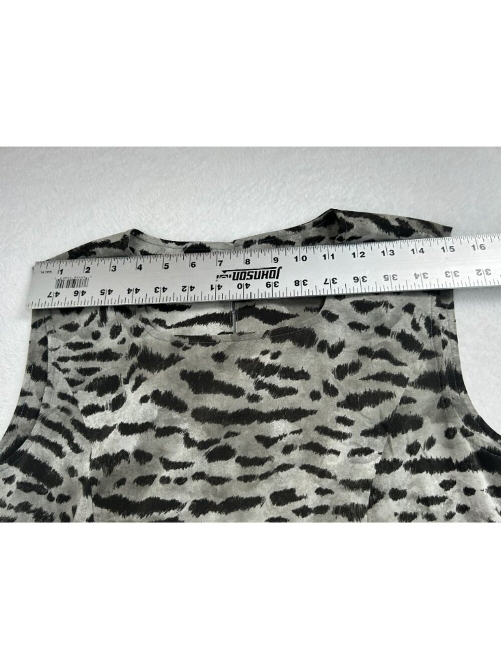 Basler Womens Sleeveless Gray Black Animal Print Tank Top Blouse Size 10 Casual - Picture 7 of 9